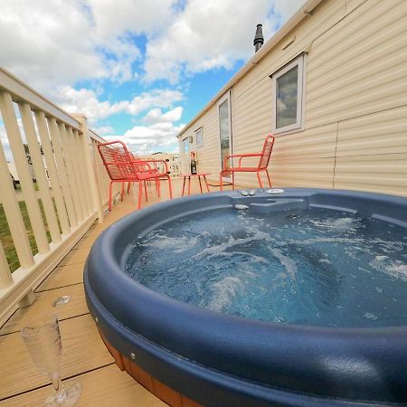 Tattershall Lakes - Hot Tub Breaks Exterior foto
